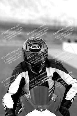 media/Mar-28-2022-Superbike Trackdays (Mon) [[b8603d0f67]]/Around the Pits/